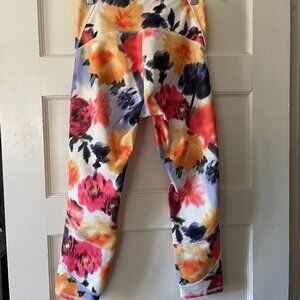 Balance Collection Rachel Capri Leggings Size XS Ocean Wave Blurred Floral